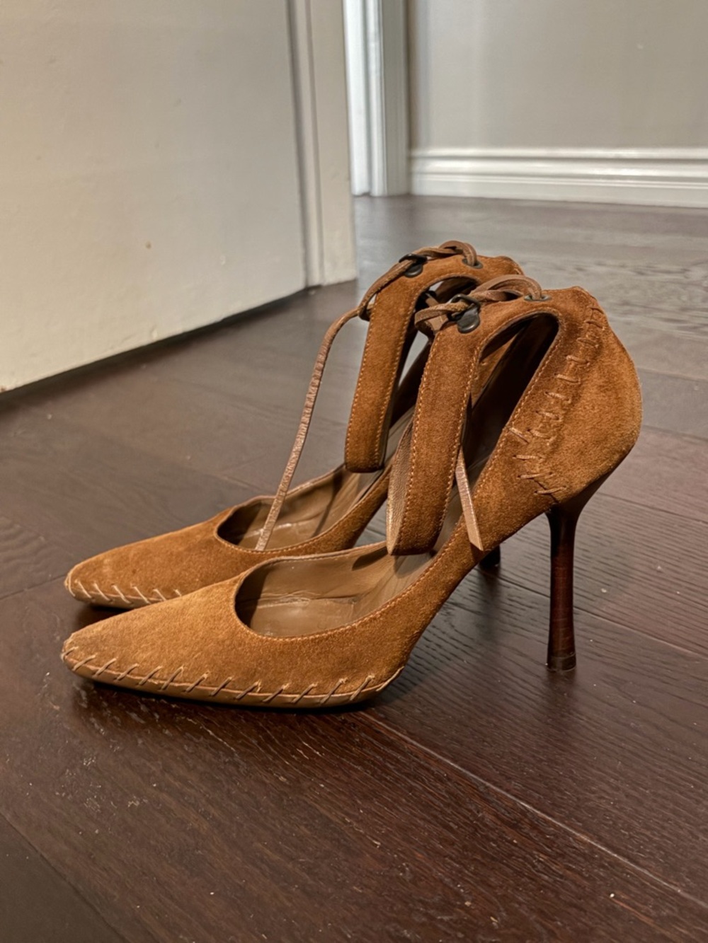 Gucci Brown Suede Pointed-Toe Lace-Up Stiletto Pumps - Picture 5 of 8